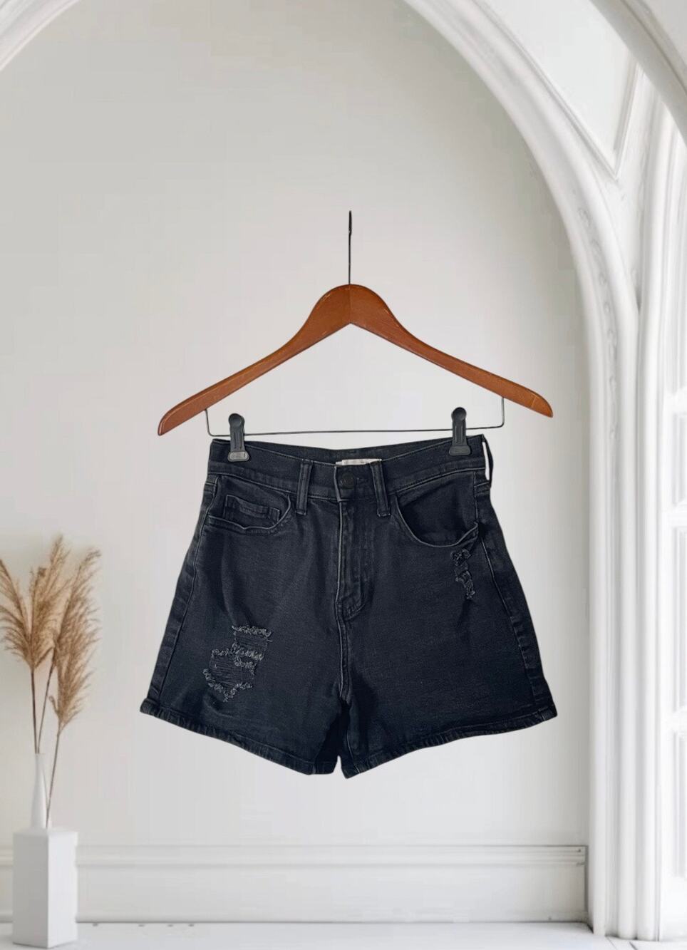 So Boyfriend Midi Black Denim Shorts Size 1/25